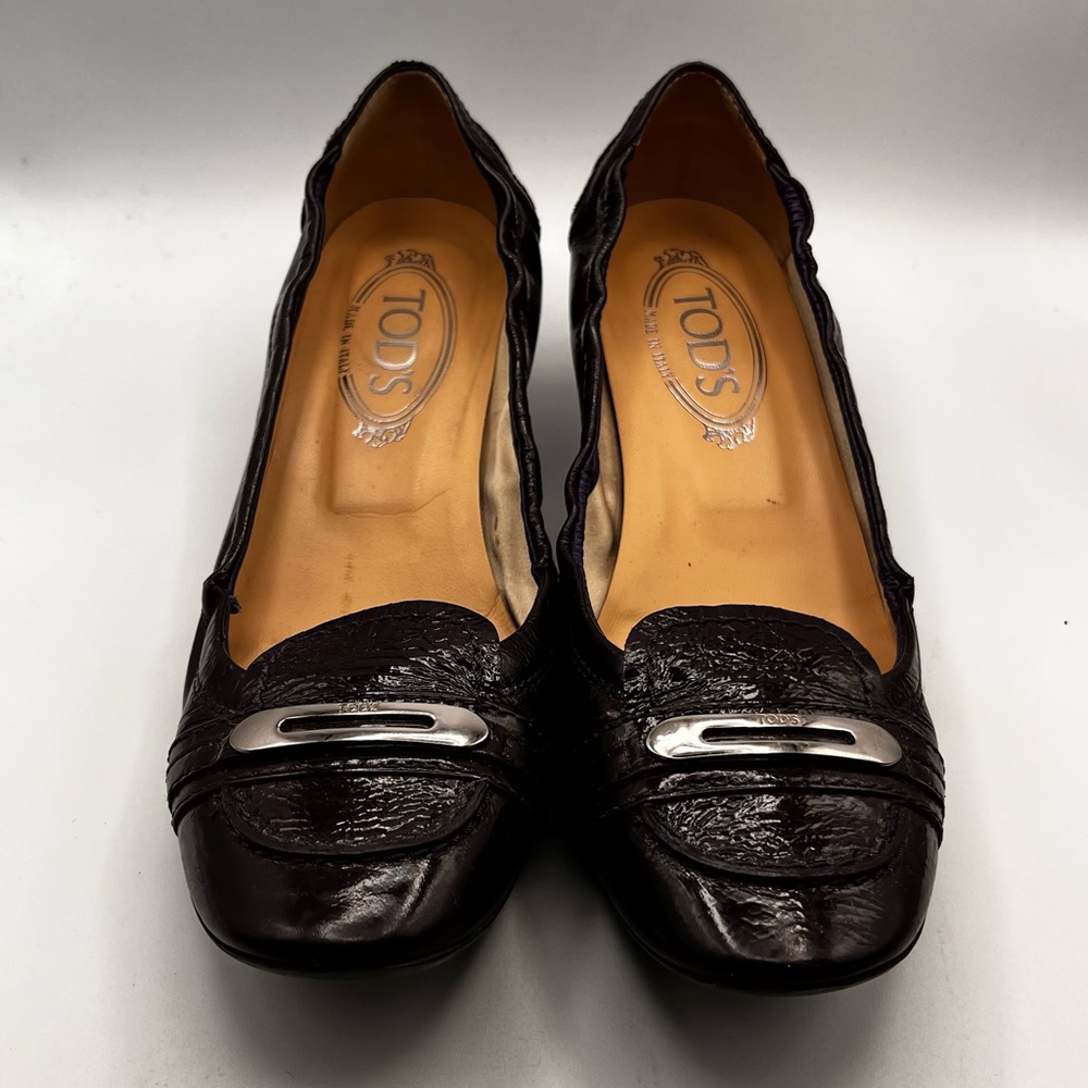 TODS DEEP PURPLE PATENT LEATHER KITTEN HEELS